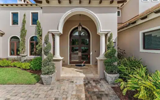 2506 NW Hollyberry Lane